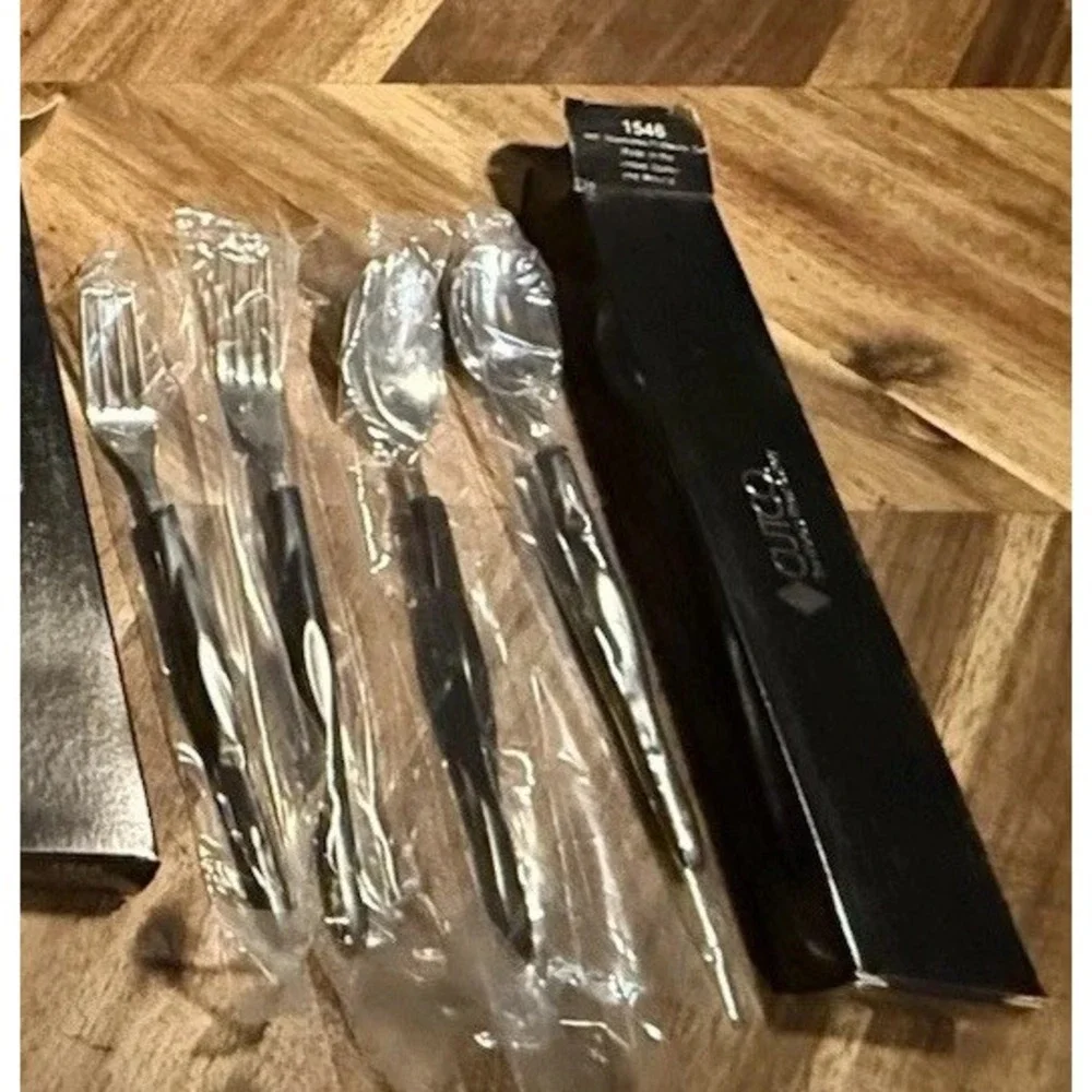 Cutco 1546 Stainless 4‎ Piece Flat Ware 2 Spoons 2 Forks Vintage New
